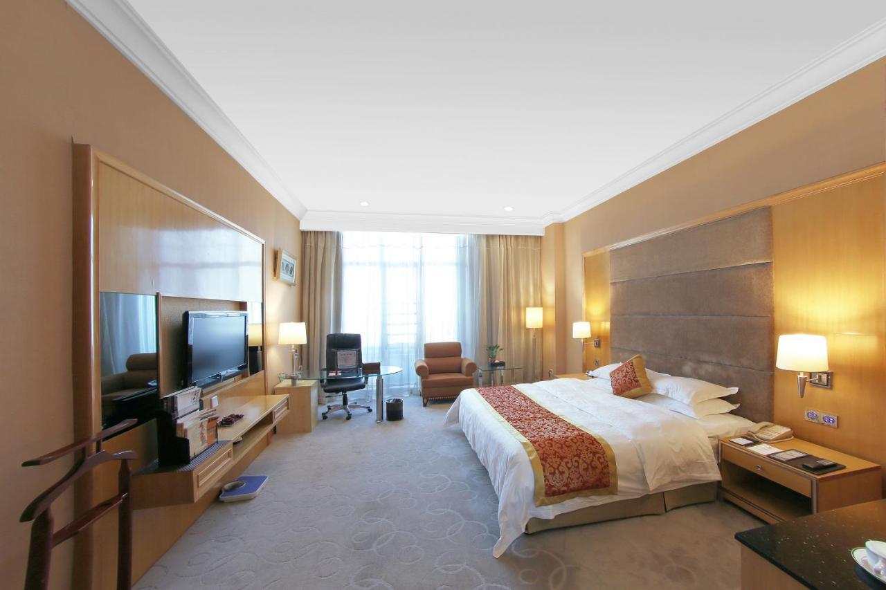 Gladden Hotel Jiangmen Exterior photo